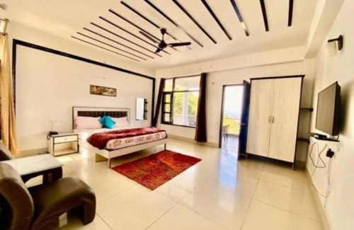 Kasauli Apartment | Double Room with Mountain View - The Terrace Retreat by StayVuesn
