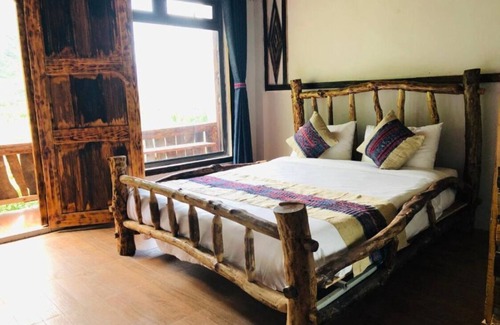 Meo Vac Bed & Breakfast | Double Room with Mountain View - O'Chau Meo Vac Homestay