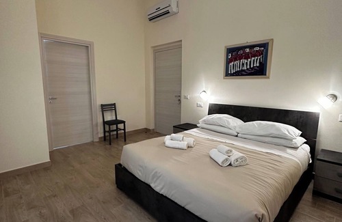 Terralba Apartment | Double Room with private bathroom in Terralba (Oristano) - Juniper
