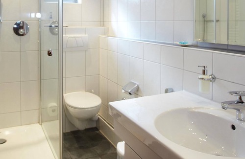 Mittelberg Apartment | Double room with shower / WC "7" - Gästehaus Sonnenhof - Family Birschel