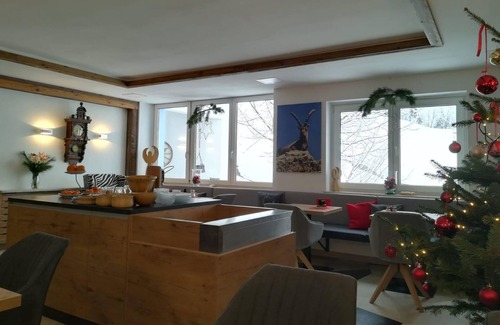 Mittelberg Apartment | Double room with shower / WC "7" - Gästehaus Sonnenhof - Family Birschel