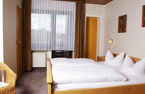 Deudesfeld Bed & Breakfast | Double room with shower/WC - Pension Haus Anny