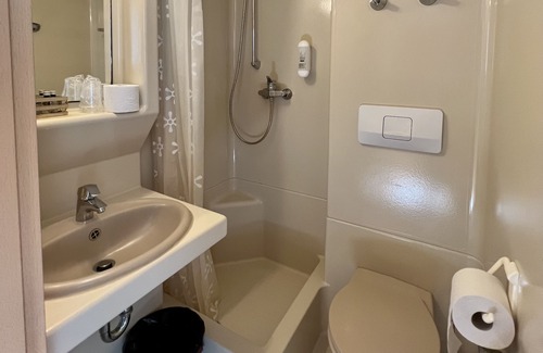 Albstadt Apartment | Double room with shower and WC