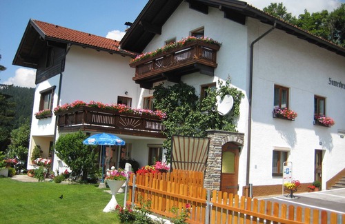 Thaur Apartment | Double room with shower and toilet 4 - Gästehaus Sonnenheim