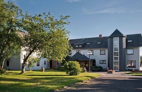 Dillendorf House | Double room without breakfast - Landhotel Karrenberg