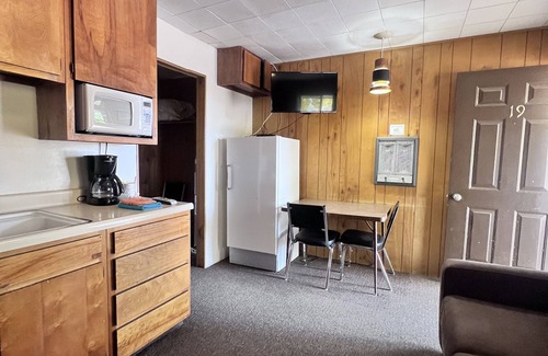 Manila Hotel | Double Twin Room with kitchenette, Flaming Gorge