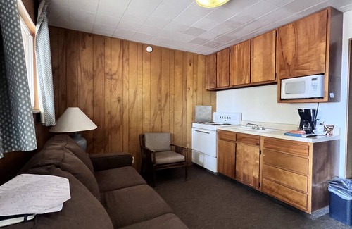 Manila Hotel | Double Twin Room with kitchenette, Flaming Gorge
