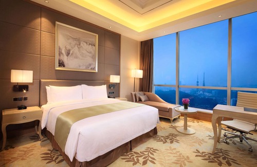 Yuexiu Hotel | DoubleTree by Hilton Guangzhou-Free Shuttle Bus to Canton Fair Complex & Overseas Buyer Registration Services during Canton Fair Period