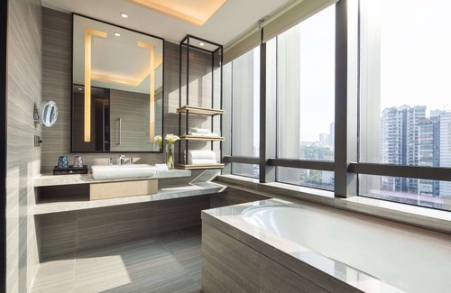 Longhua District Hotel | DoubleTree by Hilton Hotel Shenzhen Longhua