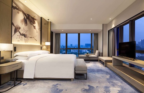 Longhua District Hotel | DoubleTree by Hilton Hotel Shenzhen Longhua