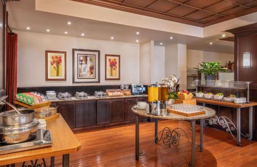 Skokie Hotel | DoubleTree by Hilton Hotel and Conference Center Chicago North Shore