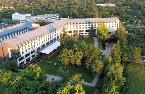 Wawer Hotel | DoubleTree By Hilton Hotel & Conference Centre Warsaw