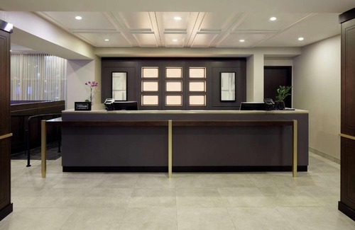 Dorval Hotel | Doubletree By Hilton Montreal Airport