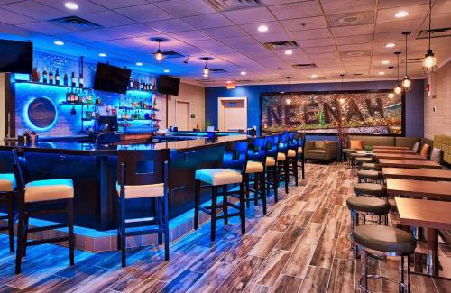 Neenah Hotel | DoubleTree by Hilton Neenah