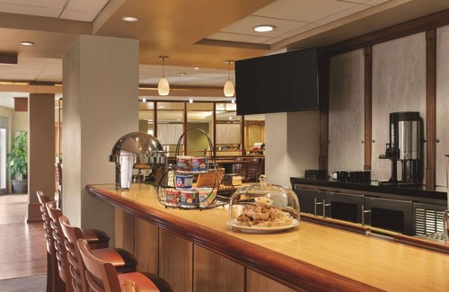 Warwick Hotel | DoubleTree by Hilton Providence Airport Warwick