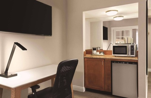 Warwick Hotel | DoubleTree by Hilton Providence Airport Warwick
