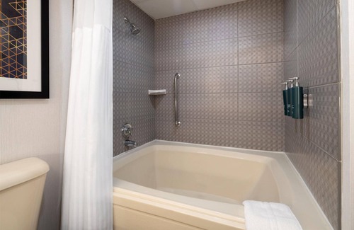 North Chesterfield Hotel | DoubleTree by Hilton Richmond - Midlothian