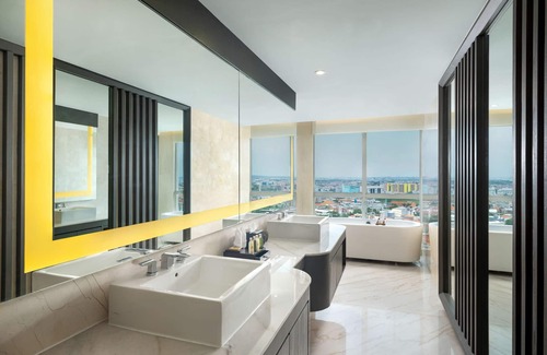 Surabaya Hotel | Doubletree By Hilton Surabaya