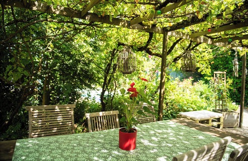 Le Gue-d'Allere House | Douce France" wooden mini-home, between La Rochelle and Green Venice