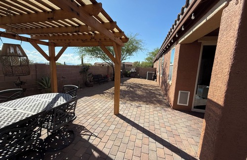 Dove Mountain House | Dove Mountain Perserve, dog friendly home.