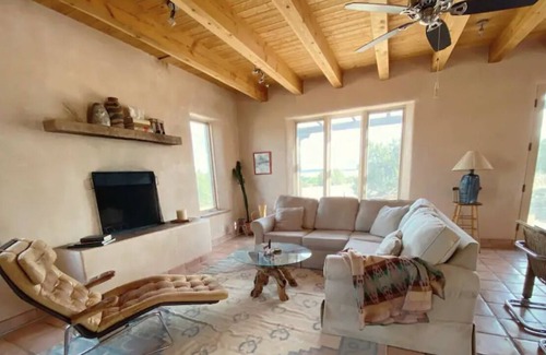 Galisteo House | Dove Ranch Guest House in high desert of Galisteo