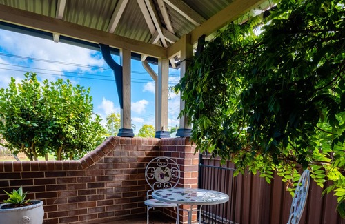 Cessnock House | 'Dovedale' - in the heart of Wine Country