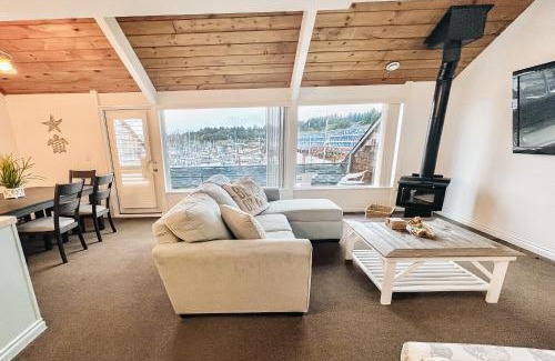Historic Bayfront Apartment | Down By The Bay #C202