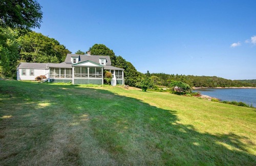 Georgetown Cottage | Down East Gem - The White Cottage, 4 bed 2 bath, beach front and dog friendly