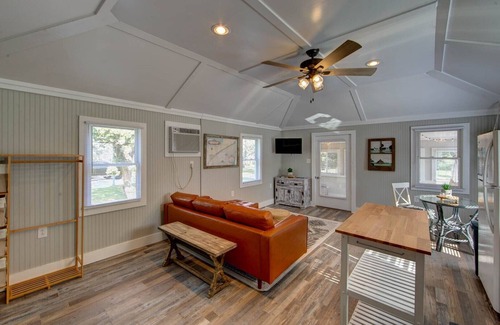 Ocracoke House | Down Point Hideaway: Boho chic 1 bedroom home just steps from Springer's Point -