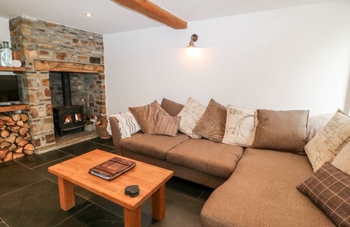 St. Giles on the Heath Cottage | DOWNICARY CHAPEL STABLE, pet friendly in St Giles-On-The-Heath