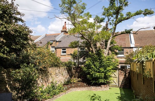 Eastbourne House | Downs View - family friendly holiday home