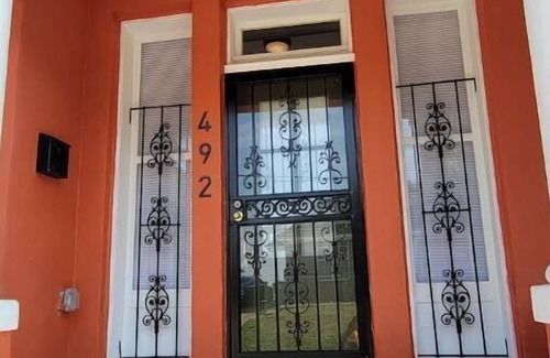 New Pathways House | Downton Memphis 5 min walk to Fedex Forum and Beale St. - Completely renovated.