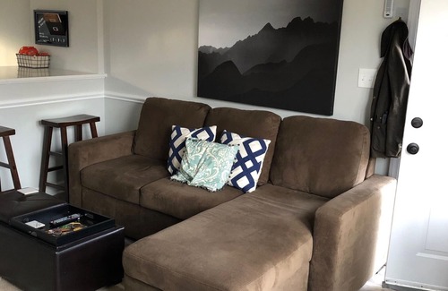 Downtown House | Downtown 2BR House | WALK EVERYWHERE