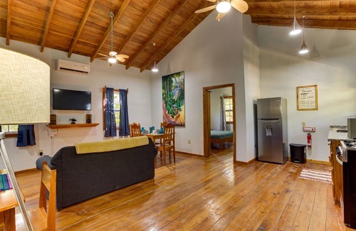 Placencia House | Downtown 2BR with Great Price & Perfect Location!
