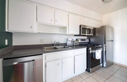 West Campus Apartment | Downtown Austin & UT Vibes, All In One!