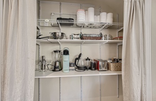 Goss - Grove Cottage | Downtown Boulder Guest House for 2 guests