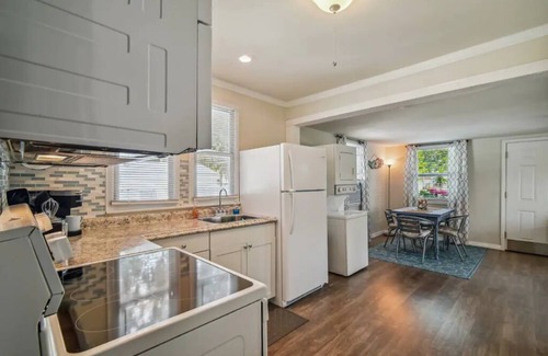 New Port Richey House | Downtown Bungalow 1/2 block off Main St