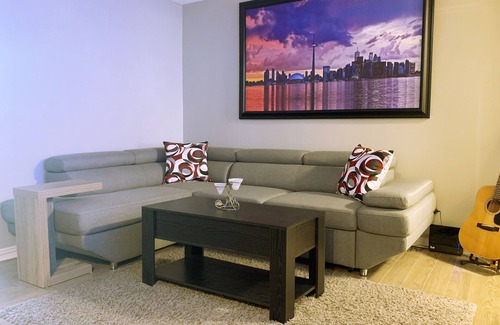 Lowertown Apartment | Downtown-Byward Market Modern Apt +1 Free Parking