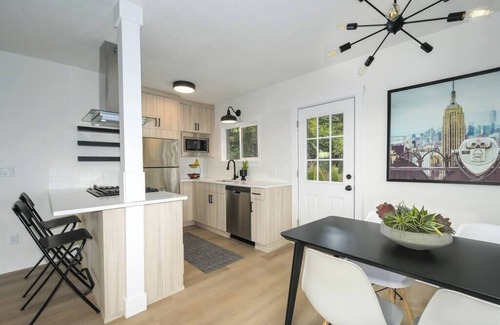 Camas Apartment | Downtown Camas Stay – Walkable, 15 Min to PDX