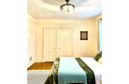Meadville House | Downtown Centrally Located Apartment