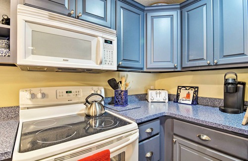 Charlevoix House | Downtown Charlevoix Duplex 1/2 Mi to Lake Michigan