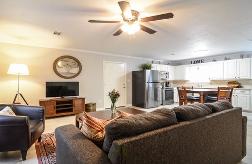Conway House | Downtown Charmer W/WiFi, Close to Colleges, Restaurants & Hospital