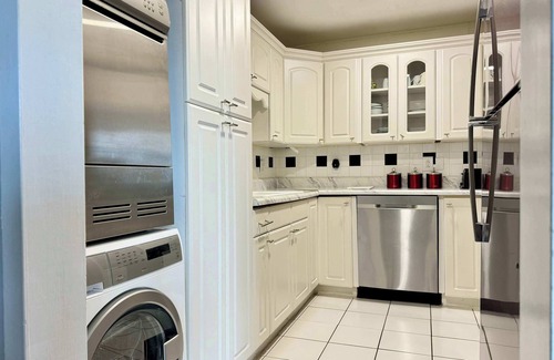 Downtown Atlanta Condo | Downtown City View Renovated 2 Beds Free Parking