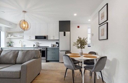 Collingwood Condo | Downtown Collingwood Design Condo for 4 - 146 Hurontario Unit 5