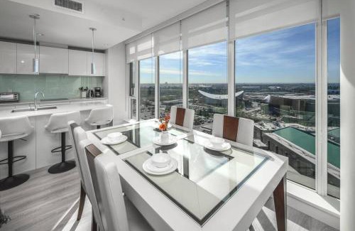 Victoria Park Apartment | Downtown condo near Stampede, LRT, free parking & gym