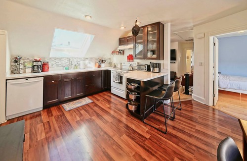 Salem Condo | ★Downtown Condo~Steps from the Water & Common★