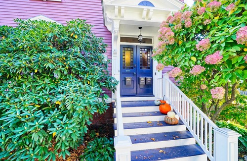 Salem Condo | ★Downtown Condo~Steps from the Water & Common★