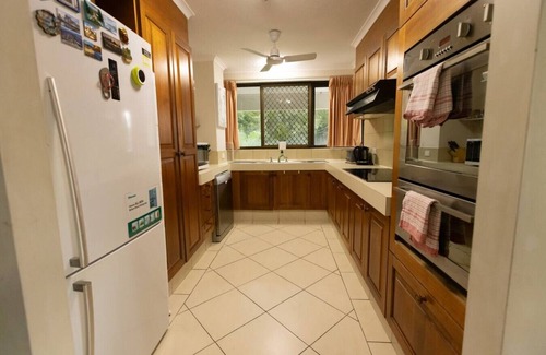 Darwin City Centre Apartment | Downtown Delight: 2BR Getaway + Pool