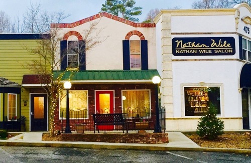 Demorest Apartment | DownTown Demorest upscale apartment a short walk to Piedmont College