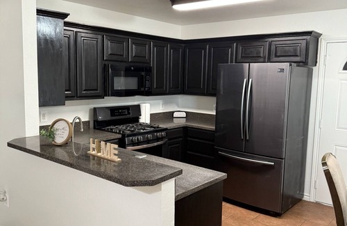 Odessa House | Downtown Family Friendly 3 bed Home with large patio